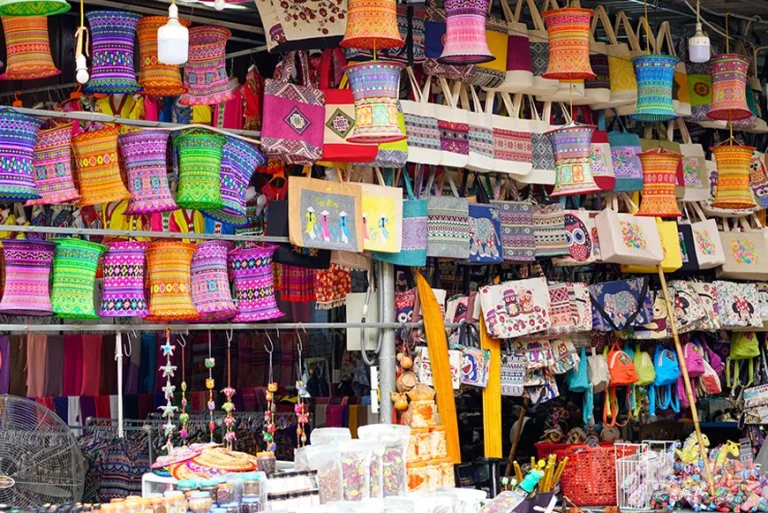 10 Best Vietnam Souvenirs to Buy for Foreign Tourists
